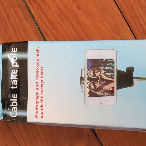 CABLE takes Pole for videos and pictures. - Picture 5 of 8